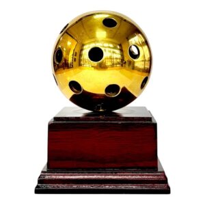 Statyett Mässingsboll